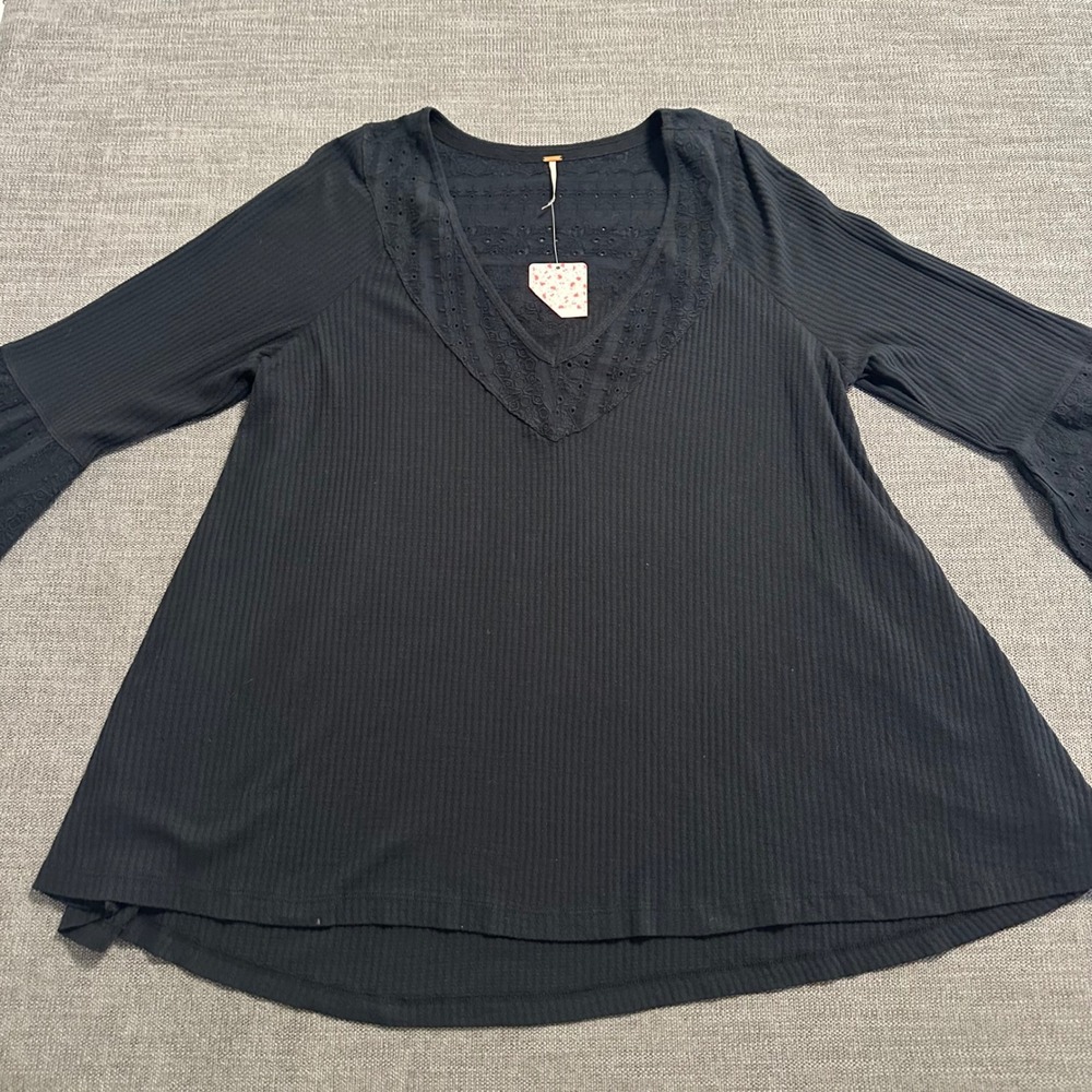 Free People Bell Sleeve Top Womens L Black NWT Ribbed Eyelet V-Neck